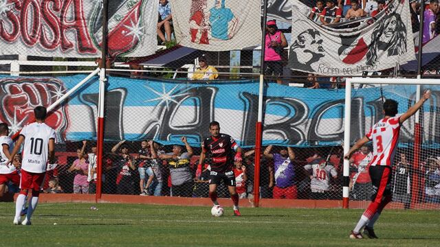 "El Loco" Carranza, un paredón para Deportivo Maipú. Figura en el empate de Instituto (Prensa Instituto).