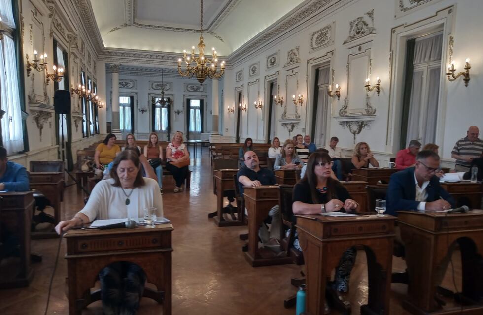 Tres Arroyos: El Concejo aprobó la toma de un empréstito por 221 millones para maquinaria y obras