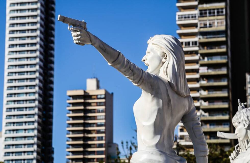 ¡Alerta Spoiler! Enojo en las redes por el monumento a los “caídos” en La Casa de Papel en Rosario