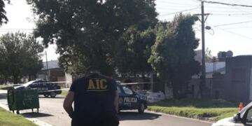 La policía en la zona del ataque sicario.