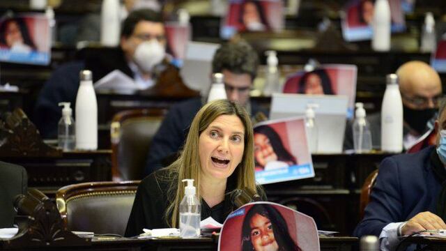 Cada banca tenía colocada una foto de la pequeña de 5 años que lleva 17 días desaparecida.