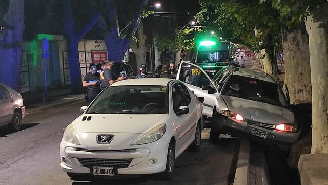 Mataron a un presunto delincuente en el Centro. Ocurrió en la noche de este jueves, en Catamarca y Salta. En principio, el fallecido habría sido abatido por un policial federal durante una persecución.