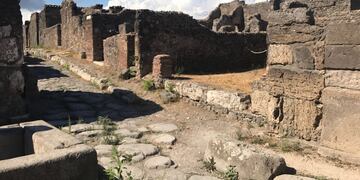 Hallan dos cuerpos en Pompeya
