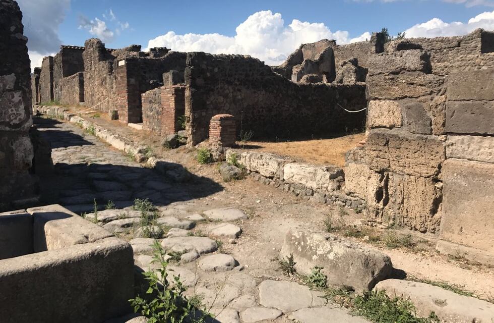Descubrimiento arqueológico: hallan en Pompeya los restos de dos víctimas de la erupción del Vesubio