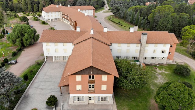 Anunciaron despidos masivos en un reconocido complejo hotelero en Córdoba.