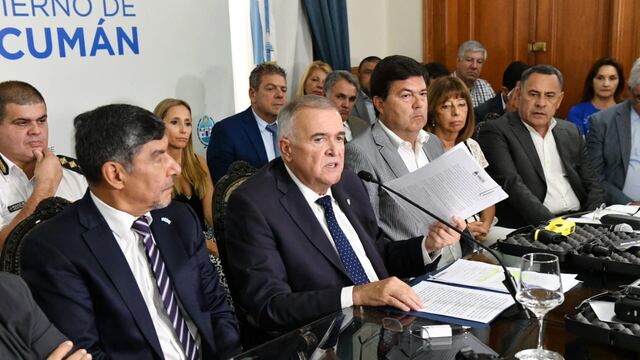 El gobernador Osvaldo Jaldo que agregó que "no vi otra foto ni otro apellido por ahí se olvidaron"