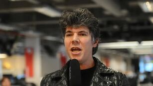 Maxi Trusso protagonizó un insólito accidente en medio de un show.