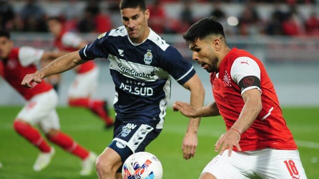 Independiente, con estreno de nueva camiseta, ante Gimnasia y Esgrima La Plata por la Liga Profesional. (Fotobaires)