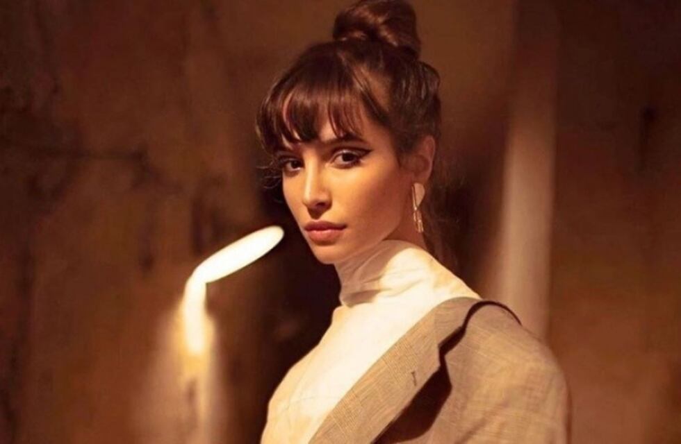 Brenda Asnicar posó con un conjunto de lencería en una osada producción y encendió las redes