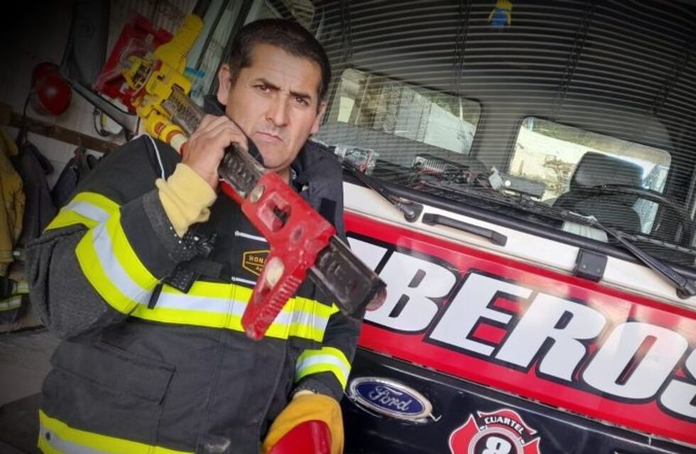 Un bombero voluntario quedó grave tras sufrir un accidente combatiendo un incendio
