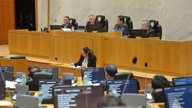 Osvaldo Jaldo participó de su última sesión en la Legislatura de Tucumán