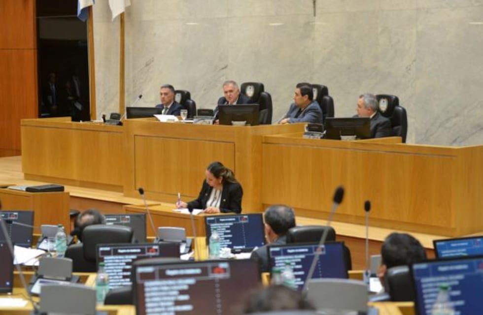 Osvaldo Jaldo participó de su última sesión en la Legislatura de Tucumán