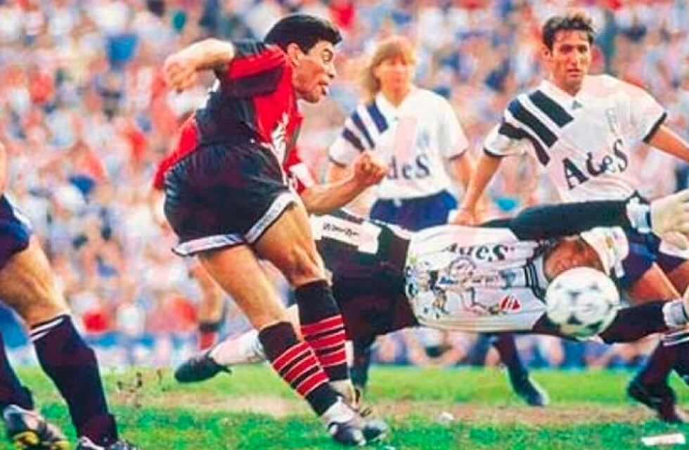 Gol de rabona que no fue y debut de Diego Maradona en Newell’s cumplen 28 años
