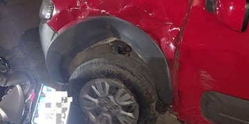 El adolescente chocó contra un Fiat Uno.