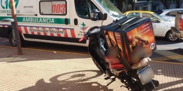 Joven de 18 años terminó internado tras colisión en Posadas.