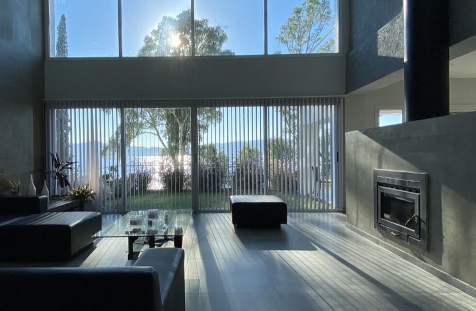 Cómo es Palo Blanco, el complejo hotelero con vistas a un lago de aguas cristalinas en Córdoba