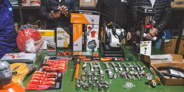 Silvio Bocchicchio, entregó al área de Taller del servicio de transporte público un lote de 137 herramientas de mano y neumáticas.