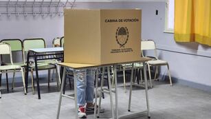 El domingo 16 de julio de 2023 se celebraron las elecciones primarias, abiertas, simultáneas y obligatorias (PASO) en Santa Fe. En Rosario habilitaron 442 locales de votación con el sistema de boleta única.