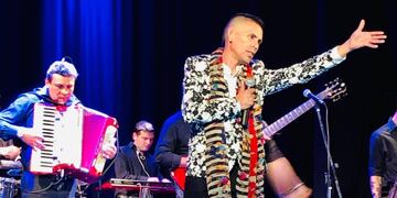 El artista de 44 años fue líder del Grupo Alegría y asumió en el cuerpo deliberativo a fines de 2021.