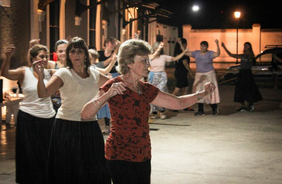 Cierre del Taller de Danzas Folklóricas en el CCE de Tres Arroyos