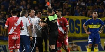 Gabriel Milito sostuvo que el gol anulado de Argentinos era válido.