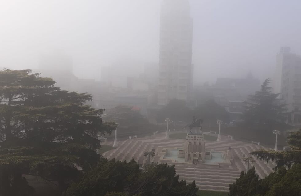 Azul amaneció con una densa niebla