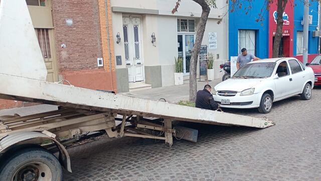 Secuestraron autos abandonados en la vía pública