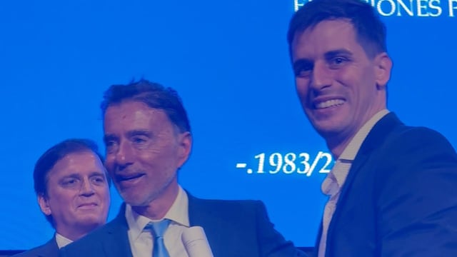 Leonardo Viotti recibió su diploma tras ser electo intendente de Rafaela