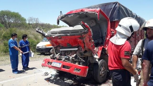 Un muerto tras un choque entre dos camiones en la Ruta N°9