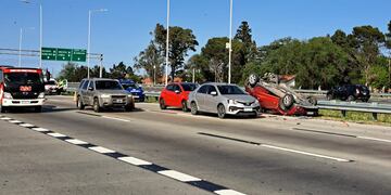 Siniestro vial en la avenida de Circunvalación de la ciudad de Córdoba.