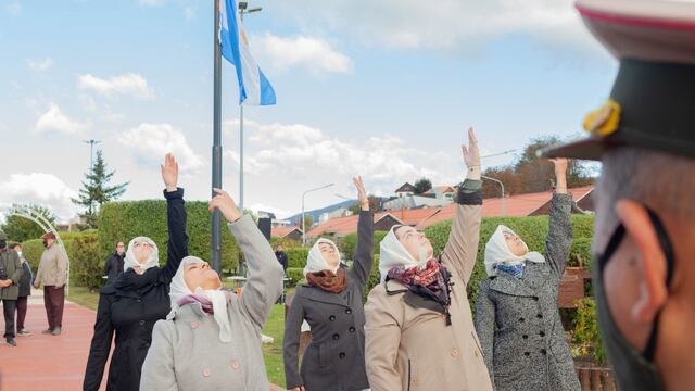 El acto se realizó en la Plaza de la Memoria de la ciudad de Ushuaia.