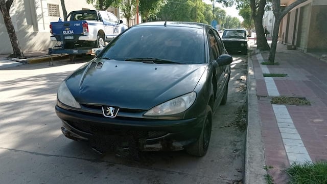 Arroyito: fueron a controlarlo, al ver a la Policía emprendió la fuga pero fue detenido