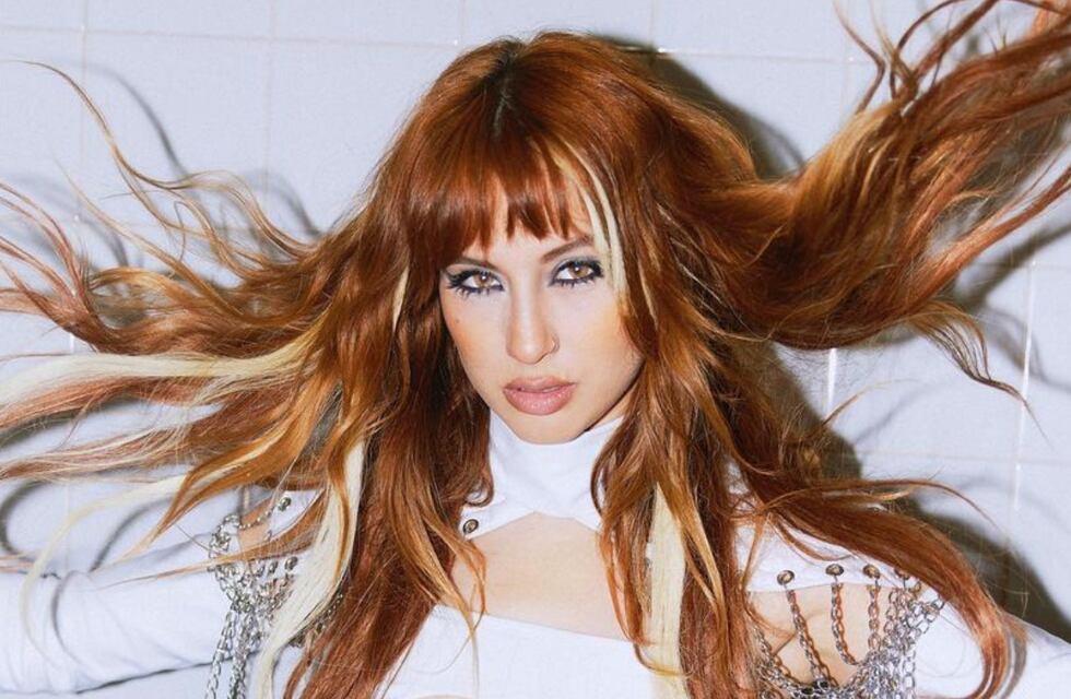 Flor Vigna lució un particular vestido en la gala más importante del año, aunque su cambio de calzado llamo la atención: “Y bueno, pinto”