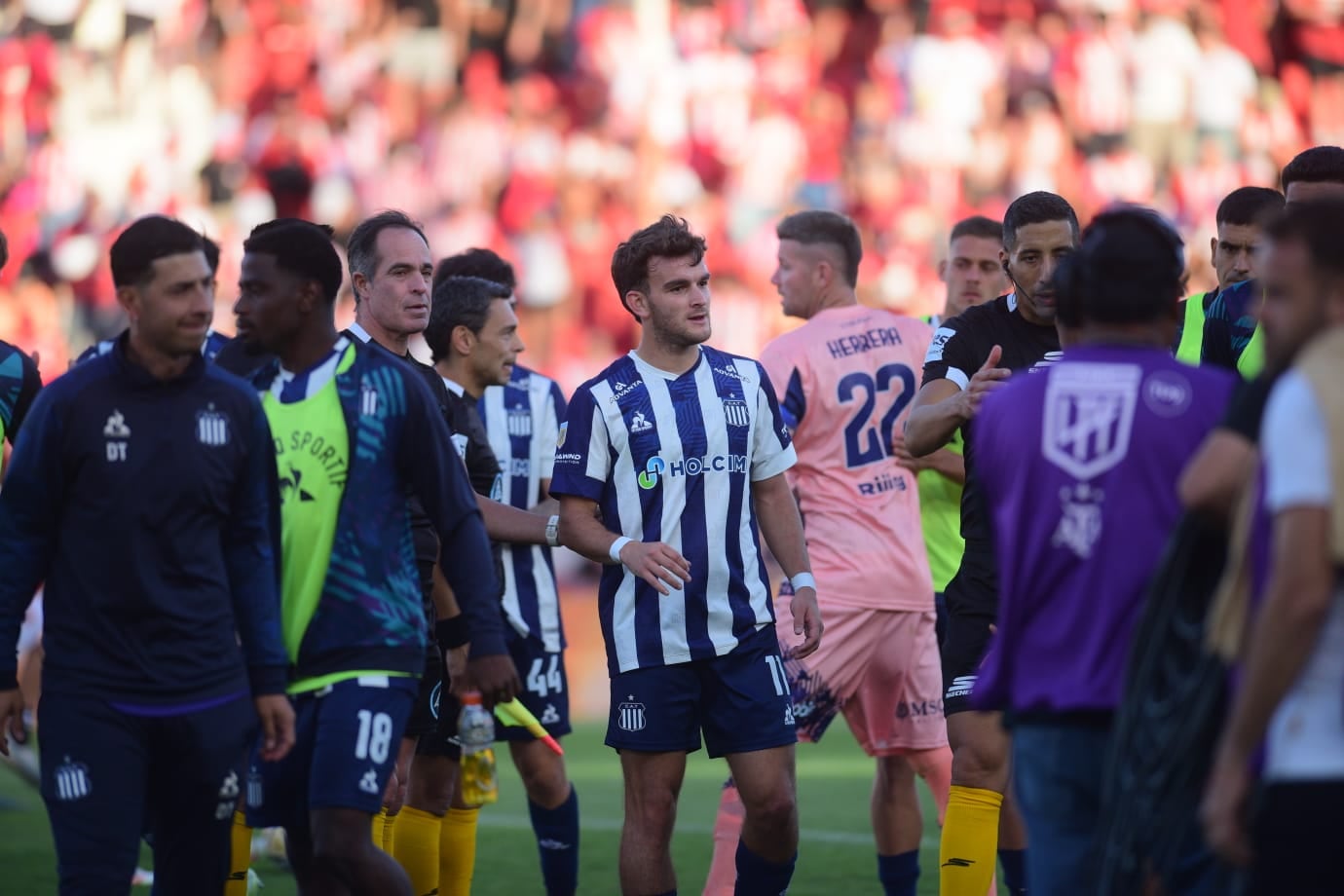Instituto y Talleres se enfrentaron en el Monumental de Alta Córdoba por la última fecha de la Zona B del Torneo Clausura de la Liga Profesional. (José Gabriel Hernández y Javier Ferreyra / La Voz)