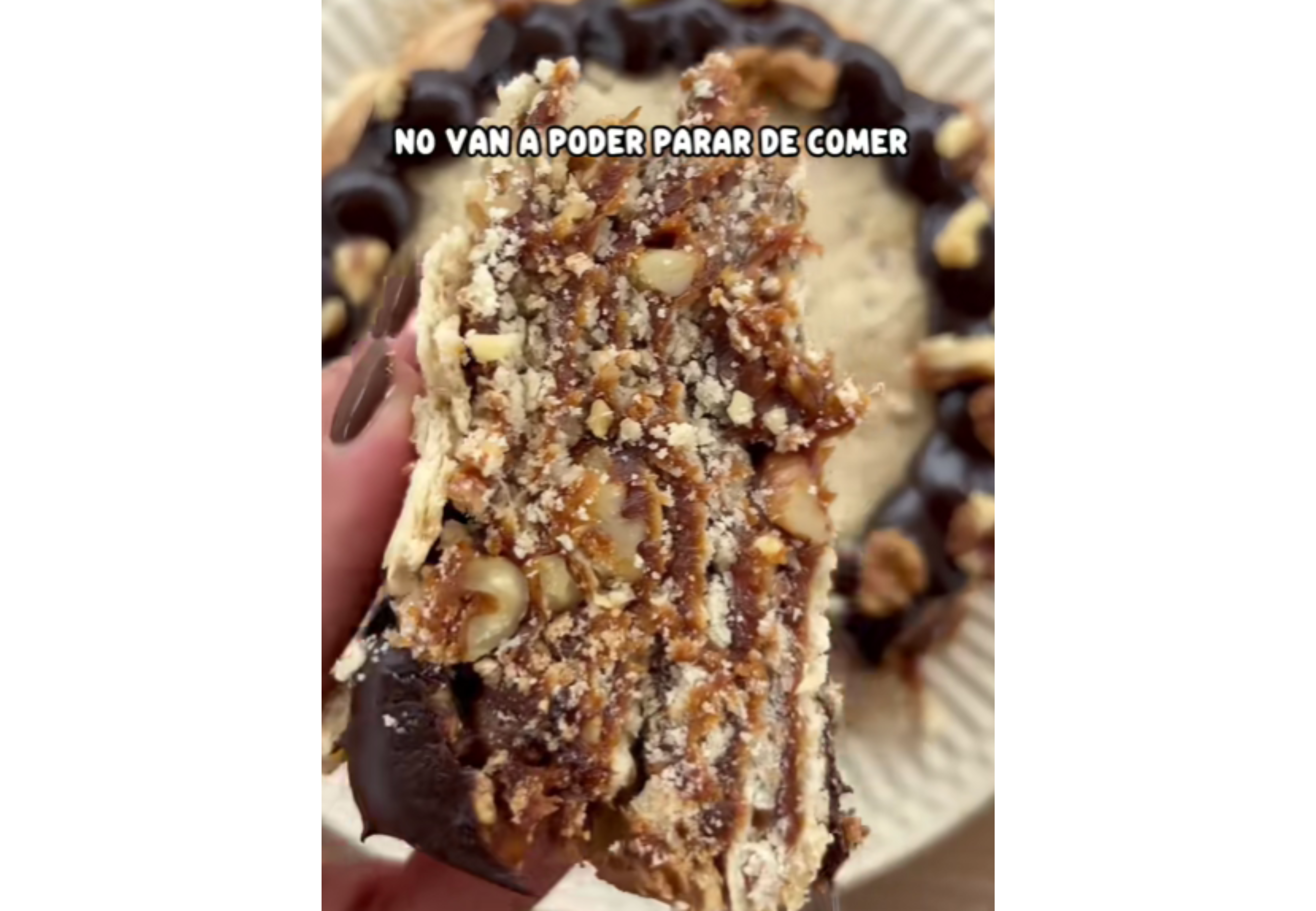 Así queda la torta de nuez.