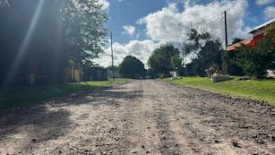 Avanza un plan de bacheo integral para mejorar la red vial de Pueblo Belgrano