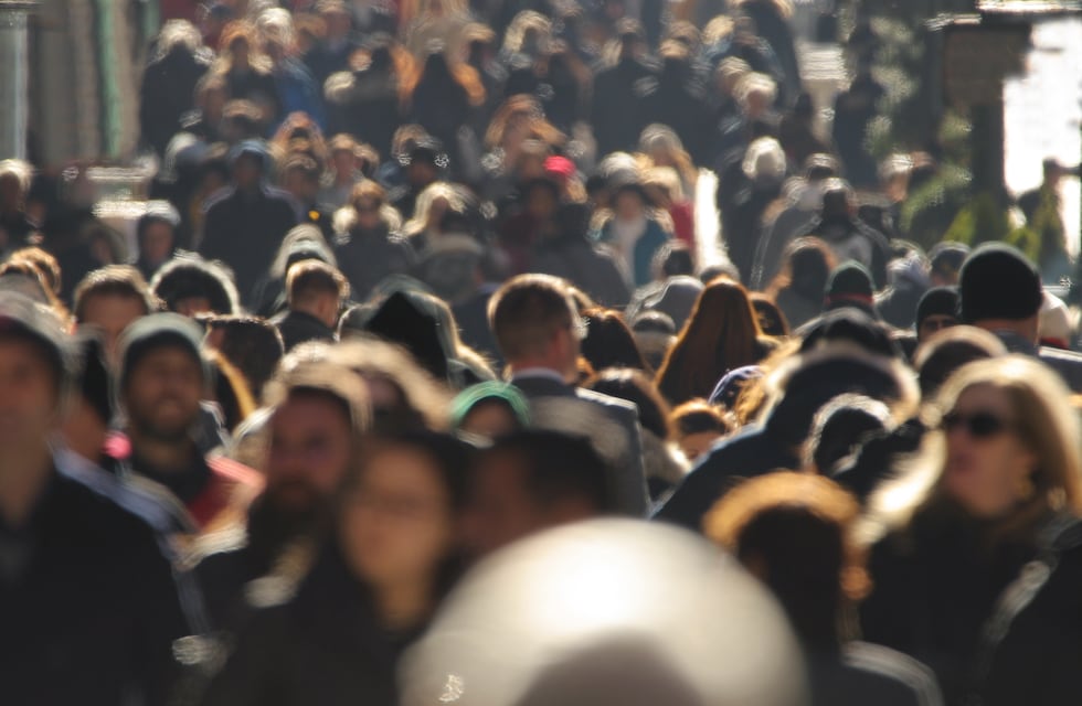 OCHO MIL MILLONES DE HABITANTES / INFORME DE CADIA