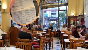 Pidió sadwiches de miga en Las Violetas y le cobraron esto