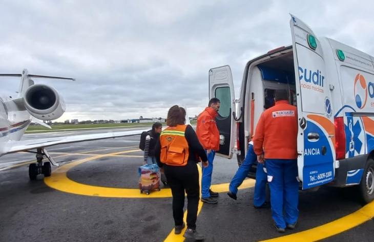 Operativo aéreo: un paciente tucumano fue trasladado al Hospital Italiano
