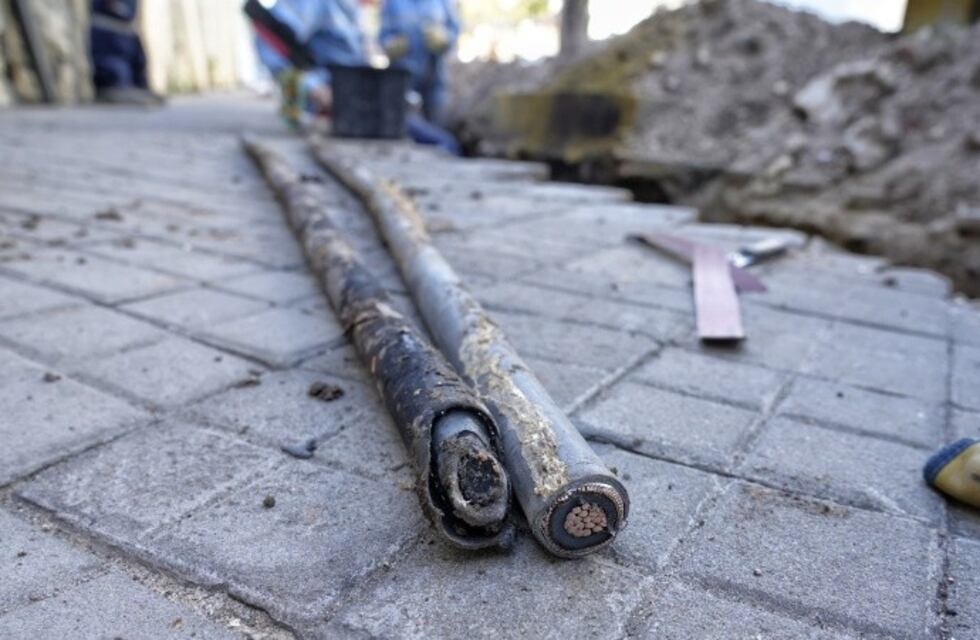 Otro joven con quemaduras graves y en estado crítico tras intentar robar cables en Rosario