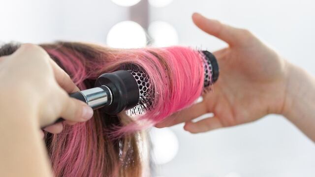 Qué pasa si le tiñes el cabello a un niño.