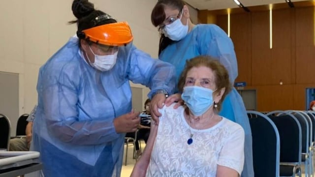 Se retomó la campaña de vacunación, sólo con primeras dósis.