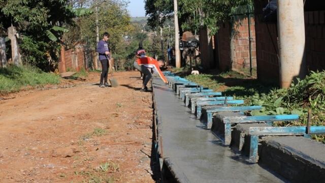 Realizarán obras de cordón cuneta en Puerto Iguazú.