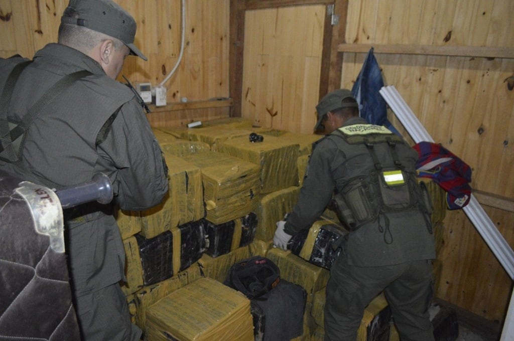 Secuestran más de 1.800 kilos de marihuana en un operativo en la zona norte de Misiones.