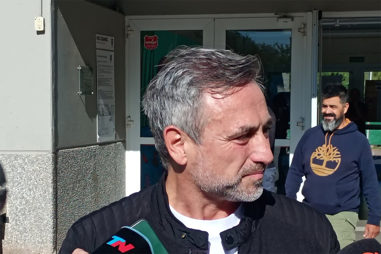 Ramón Mestre votó en Villa Warcalde (Gentileza Alejandro Pozo).