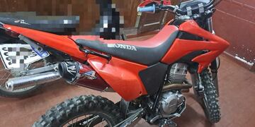 El sujeto circulaba en una motocicleta Honda XR.