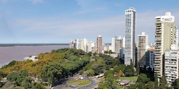 La jornada empezó con el cielo casi despejado.