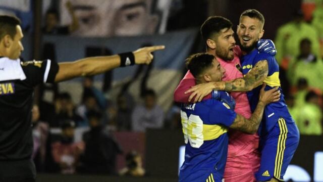 Agustín Rossi, Alan Varela y Darío Benedetto, celebrando la clasificación de Boca a la final de la Copa LPF