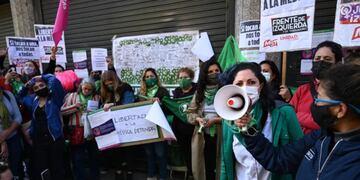 Hubo movilización en la Ciudad de Buenos Aires por la detención de la médica en Tartagal. Foto: Gentileza Clarín/Juano Tesone