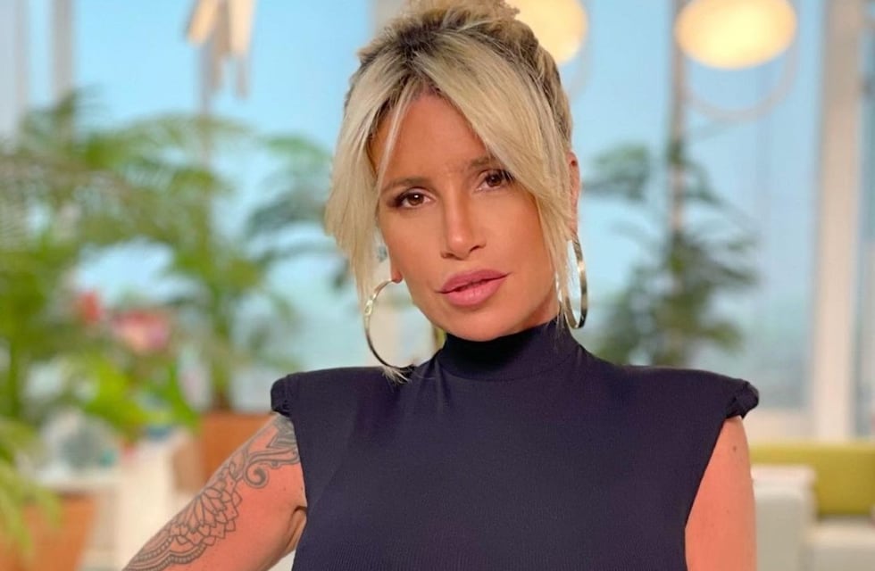 Flor Peña lució una bikini negra con tiras combinadas y causó furor en Instagram
